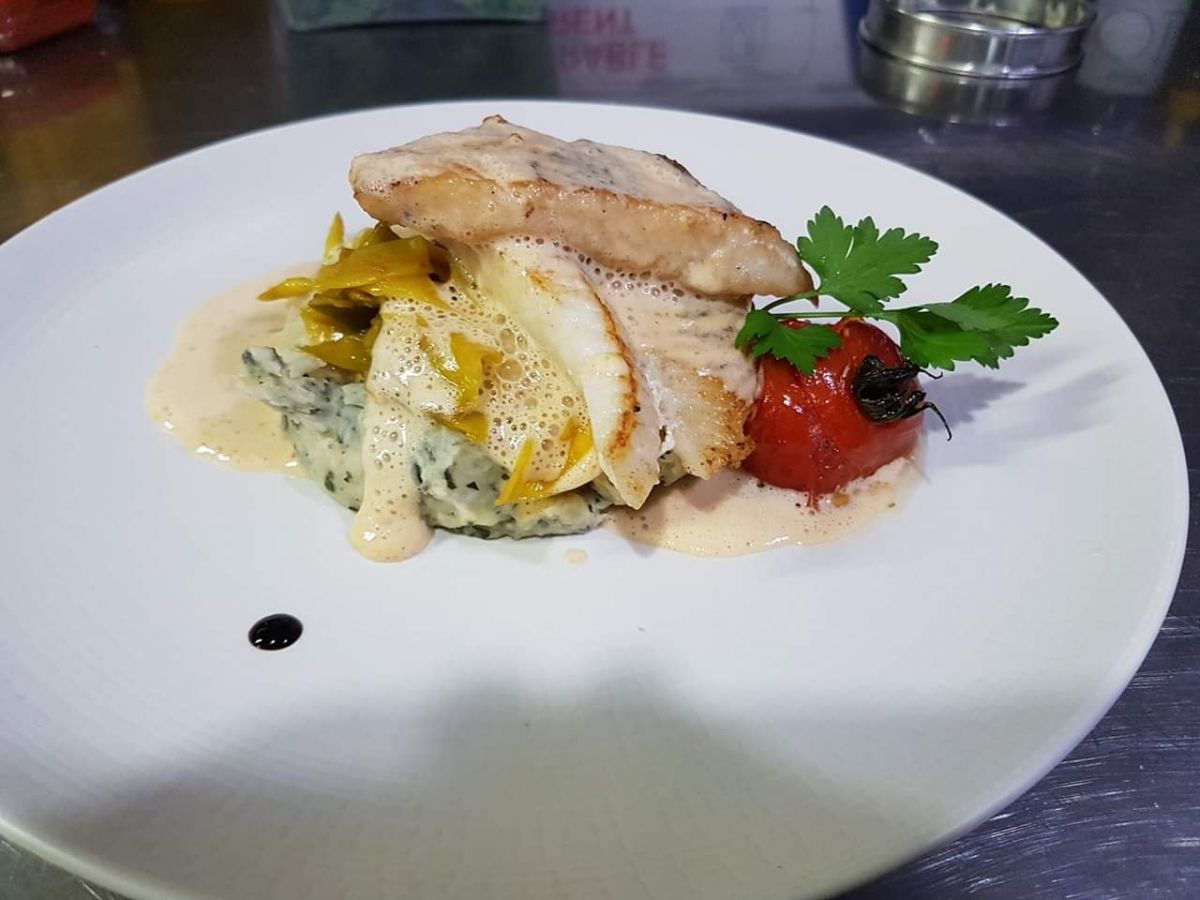 Spécialité de poisson au restaurant l'Auguste de Bonifacio, par le Chef Henry Goka